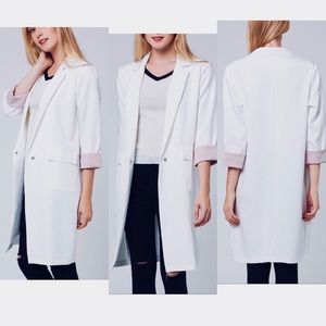 NWT White Long Sleeve Slim Cuffed Duster Lab Coat